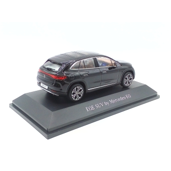 Mercedes-Benz EQE SUV (X294) 2023 obsidian black - skala 1:43 - Spark